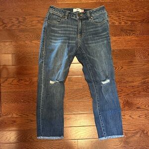 Cabi Stylish Distressed Blue Capri Jeans